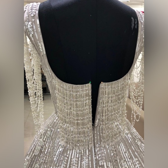 Custom Manish Malhotra Wedding Gown - Picture 4 of 6